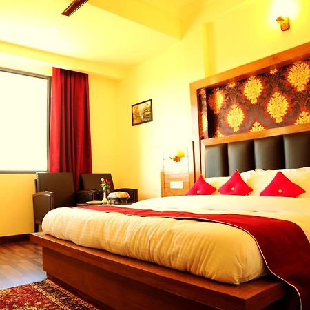 Hotel Grand Sharan カトラ エクステリア 写真