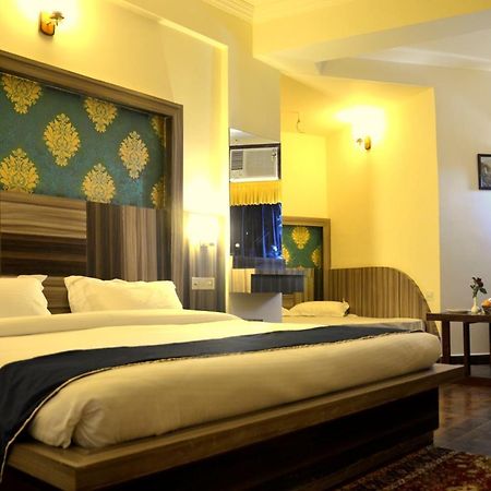 Hotel Grand Sharan カトラ エクステリア 写真