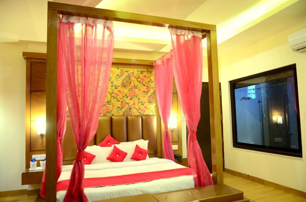Hotel Grand Sharan カトラ エクステリア 写真