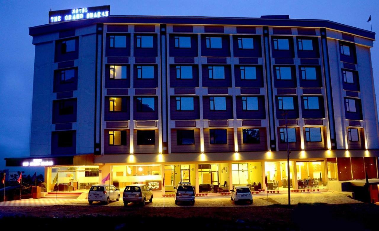Hotel Grand Sharan カトラ エクステリア 写真