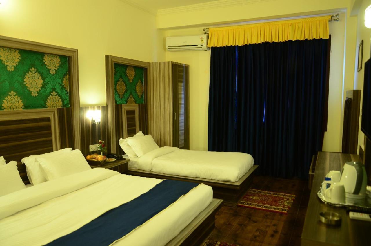 Hotel Grand Sharan カトラ エクステリア 写真