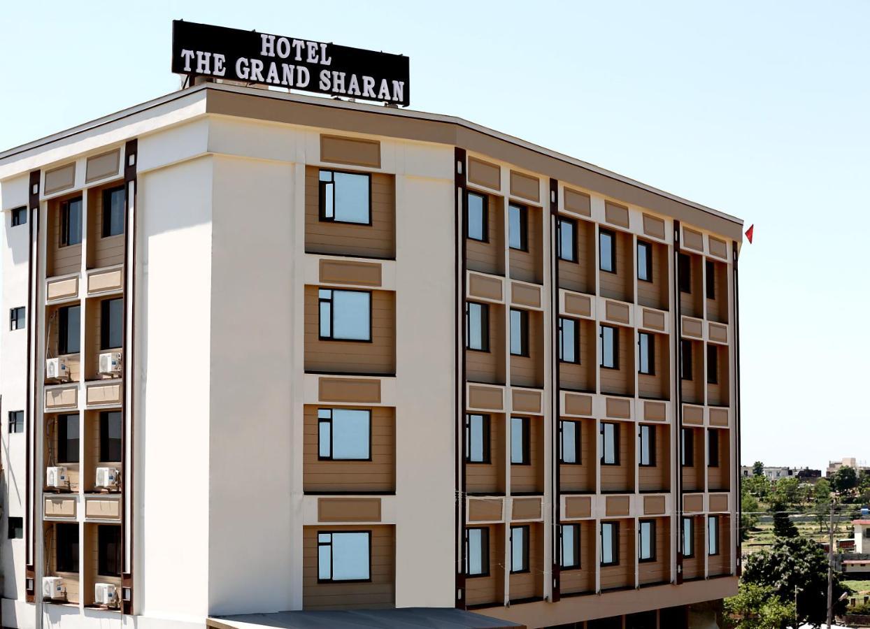 Hotel Grand Sharan カトラ エクステリア 写真