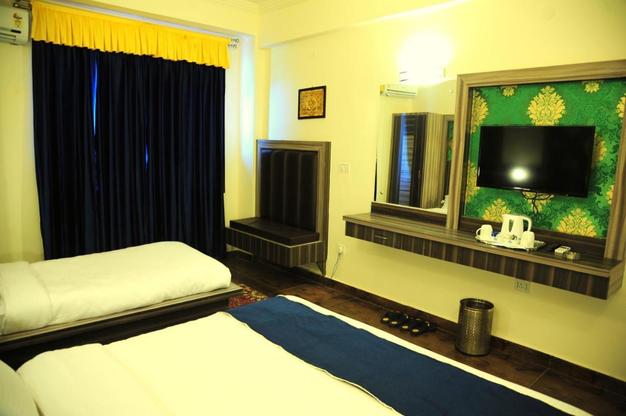 Hotel Grand Sharan カトラ エクステリア 写真