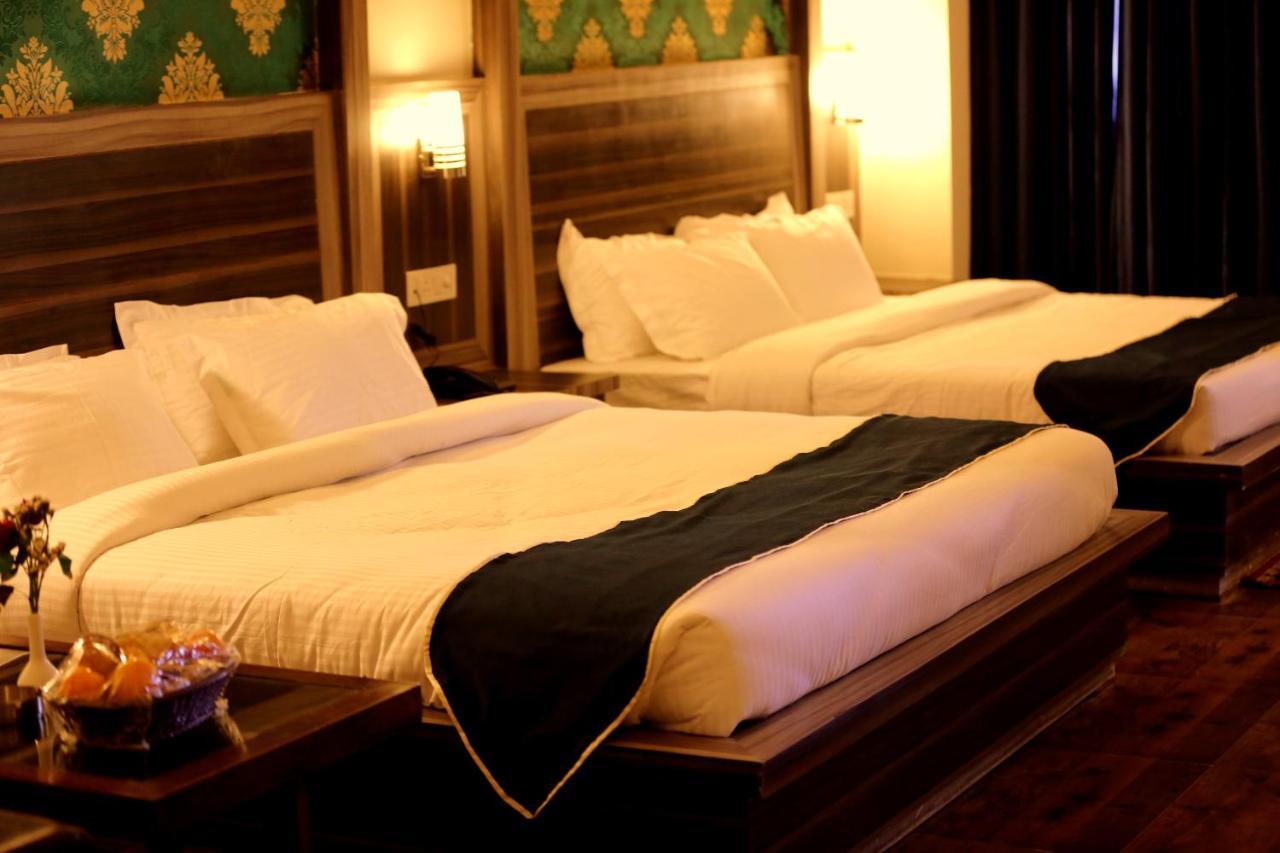 Hotel Grand Sharan カトラ エクステリア 写真