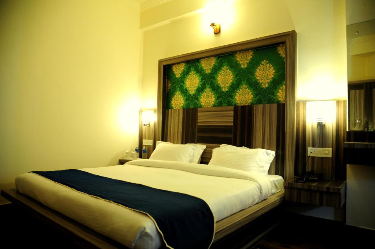 Hotel Grand Sharan カトラ エクステリア 写真