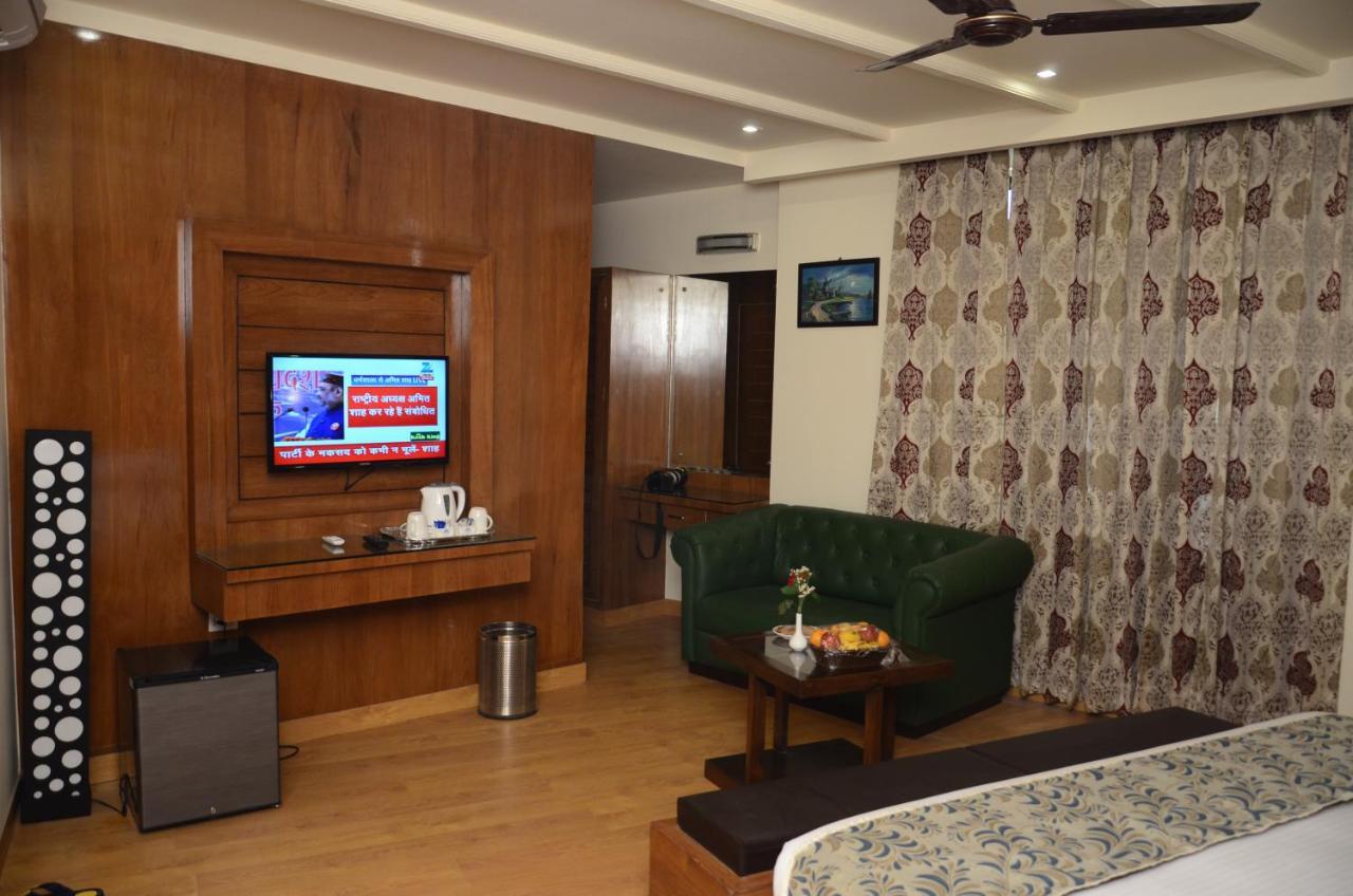 Hotel Grand Sharan カトラ エクステリア 写真