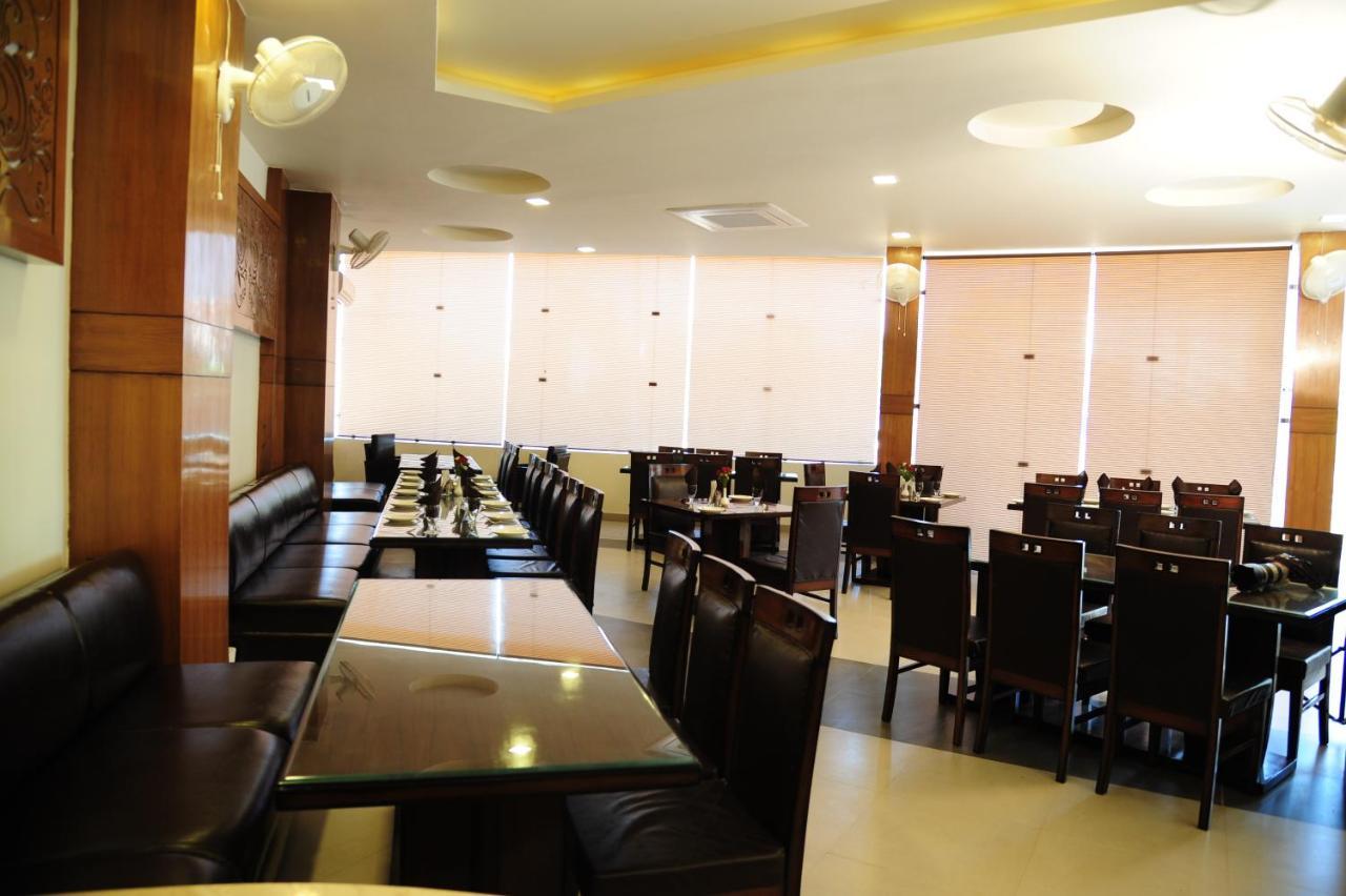 Hotel Grand Sharan カトラ エクステリア 写真