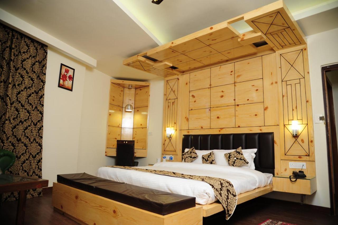 Hotel Grand Sharan カトラ エクステリア 写真